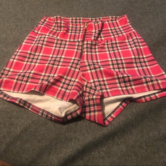 Pink plaid shorts ❤️🥵 - Picture 2 of 4